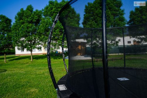 G21 SpaceJump trambulin védőhalóval, 366 cm, ajándék létrával, fekete színben