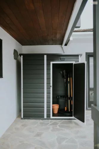 Kerti ház Keter Essential 6 x 4 sötétszürke / fehér, padlóval