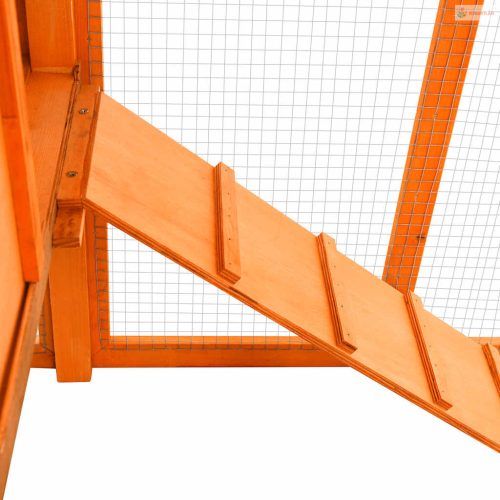 Tömör fenyőfa tyúkól tojóládával