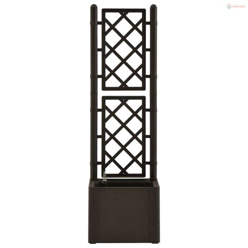 Kávébarna kerti magaságyás ráccsal és öntözőrendszerrel