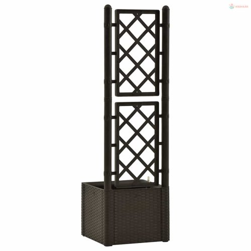 Kávébarna kerti magaságyás ráccsal és öntözőrendszerrel