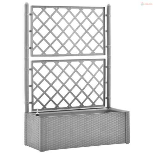 Szürke kerti magaságyás ráccsal és öntözőrendszerrel