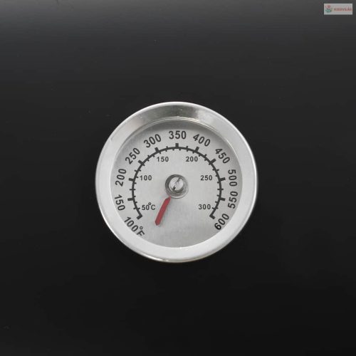 Klasszikus faszenes grillező különálló füstölővel