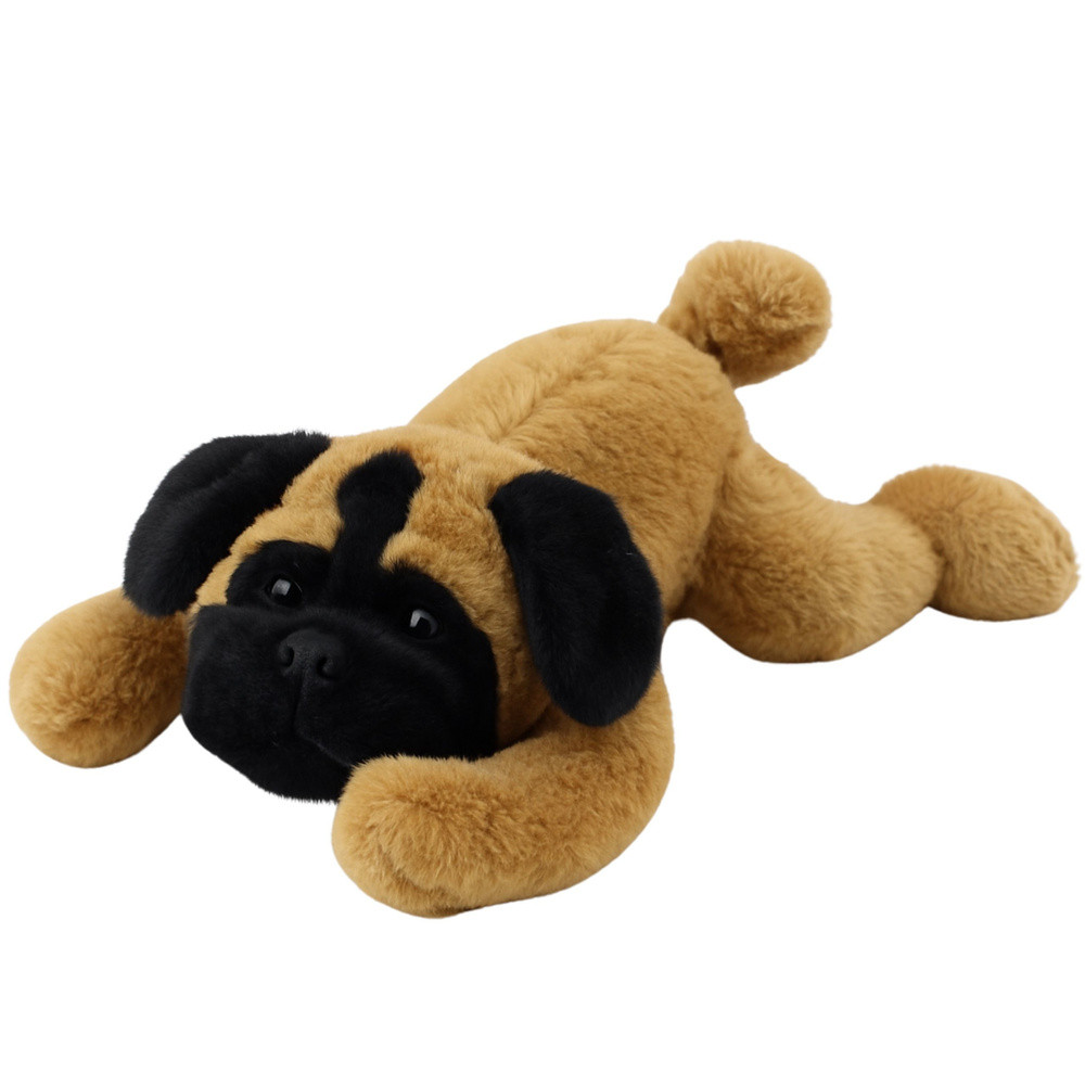 Fekvő barna plüss mopsz, 40 cm
