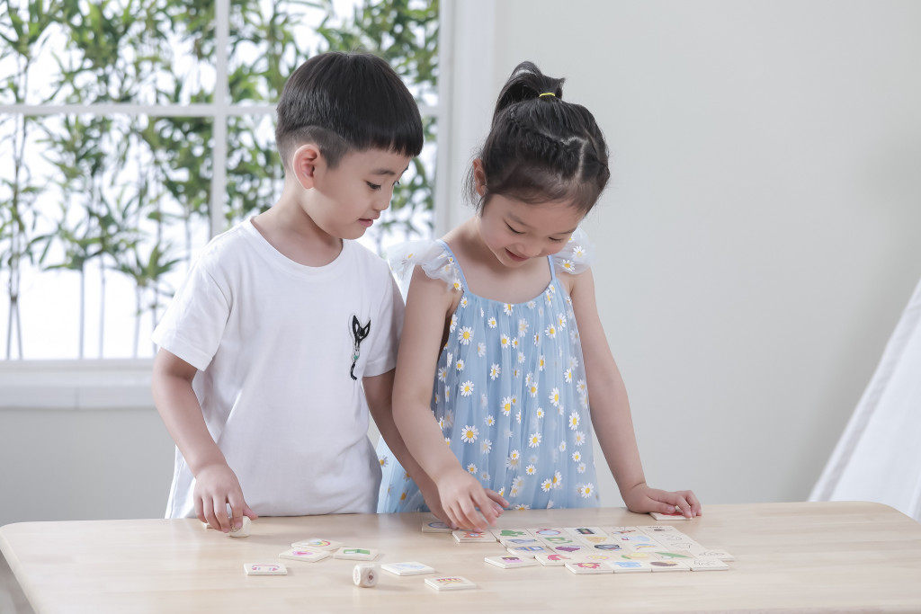 VIGA érzékek párosító fa fejlesztőjáték, 37 részes Montessori