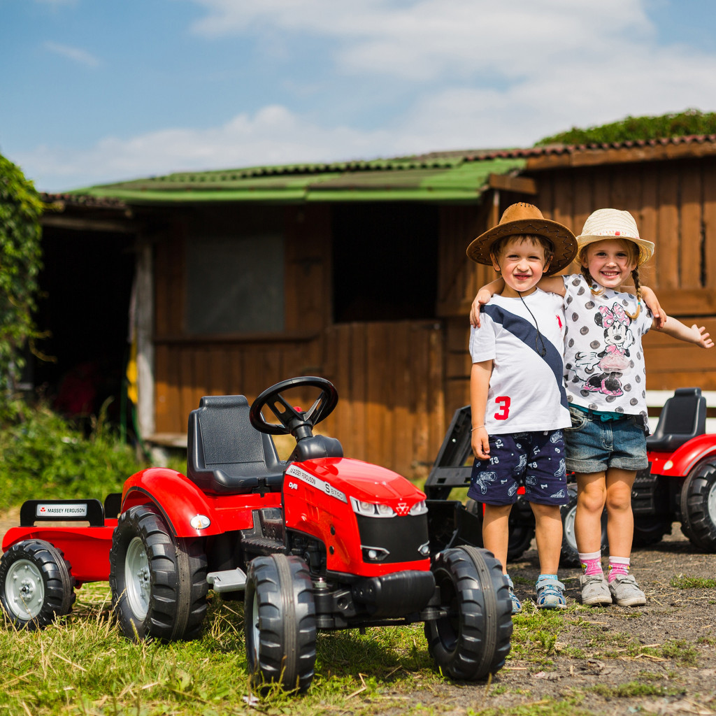 FALK Massey Ferguson 8740S pedálos traktor kanállal