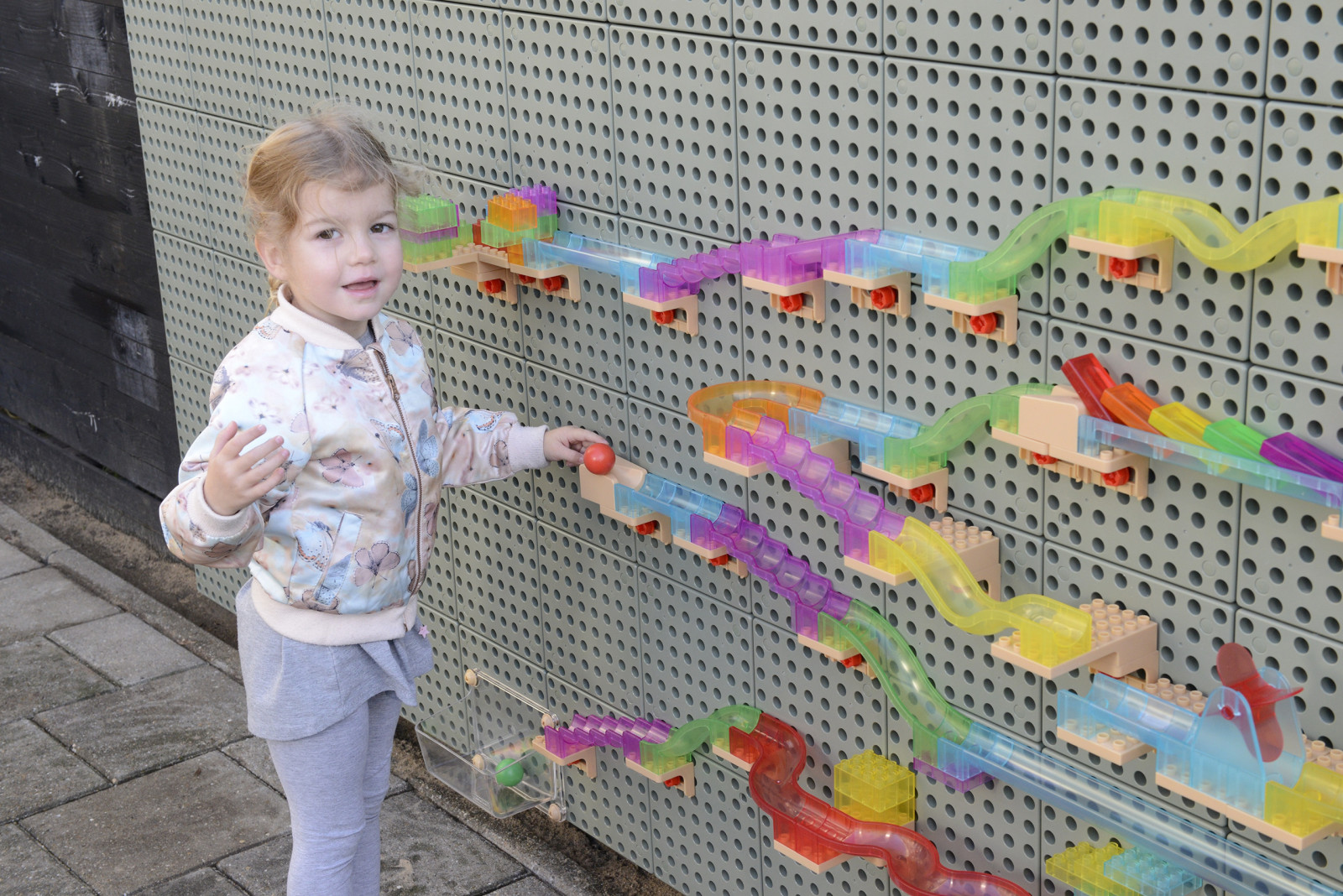 MASTERKIDZ golyópálya építőkészlet STEM táblához, 63 db