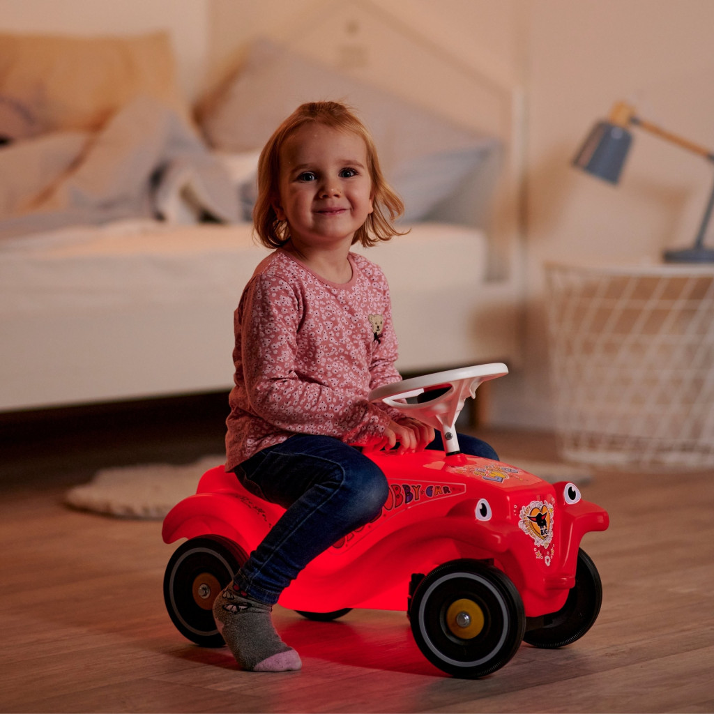 BIG Bobby Car LUMI piros bébitaxi LED-fénnyel és dudával