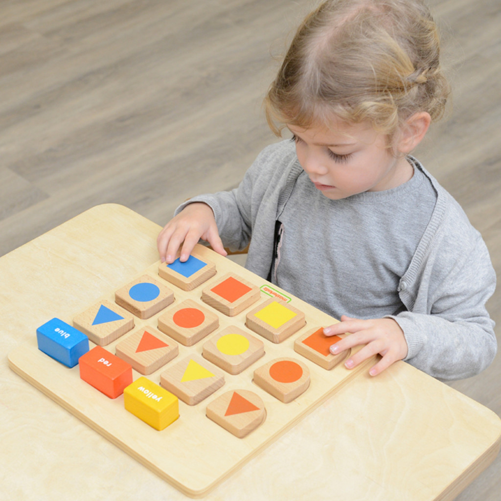 MASTERKIDZ Oktatótábla Forma- és színválogató