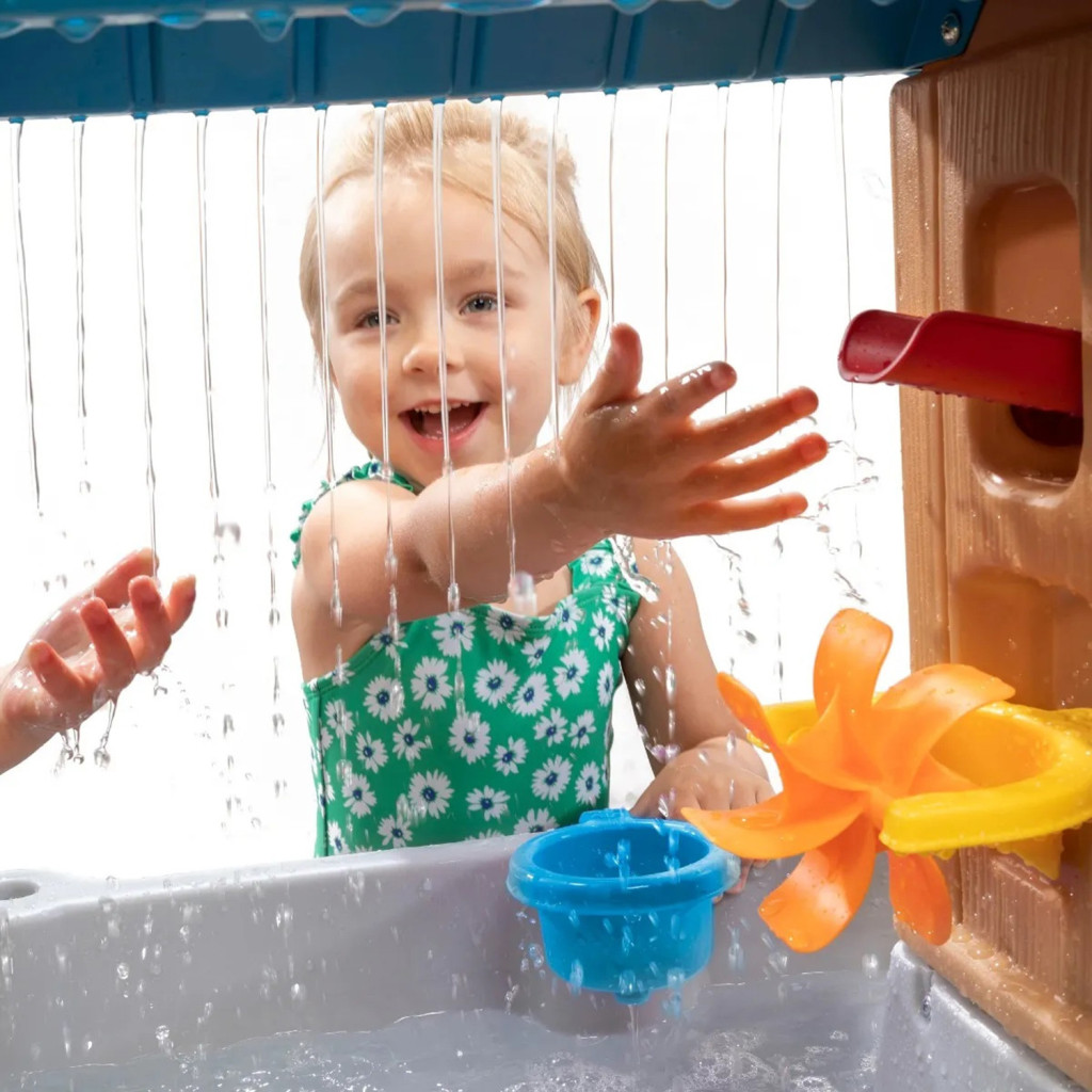 STEP2 Rain Shower vízi asztal vödörrel és állatfigurákkal