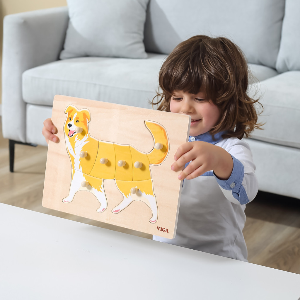 VIGA Montessori fa állatos kirakókészlet tartóval, 12 darabos