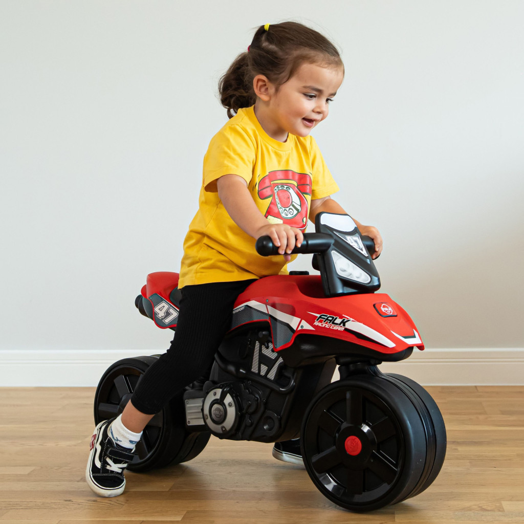 FALK Racing Team piros futómotor széles kerekekkel