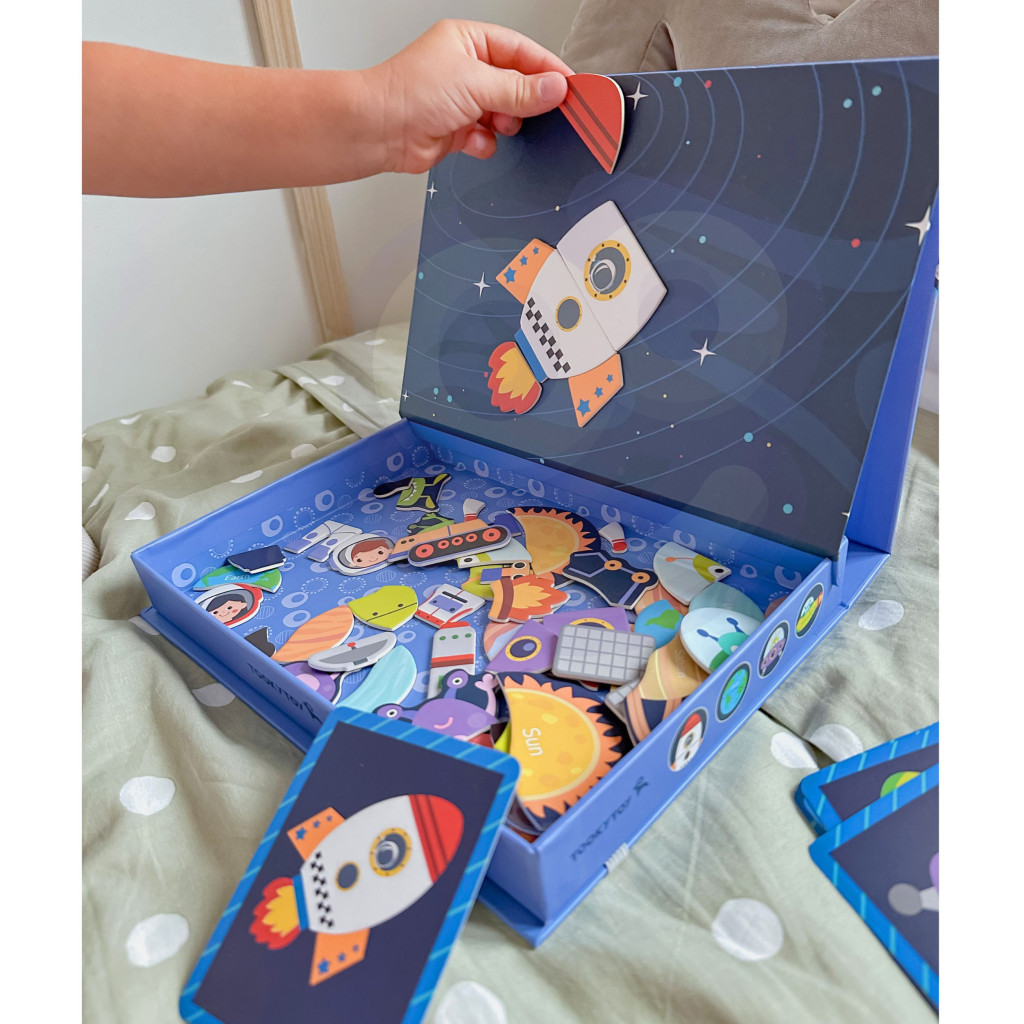 TOOKY TOY Cosmos mágneses Montessori oktatódoboz, 72 részes