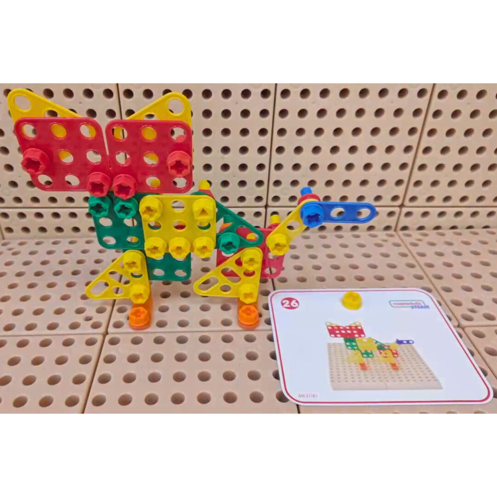 MASTERKIDZ geometriai építőelem-készlet STEM falpanelekhez, 260 db