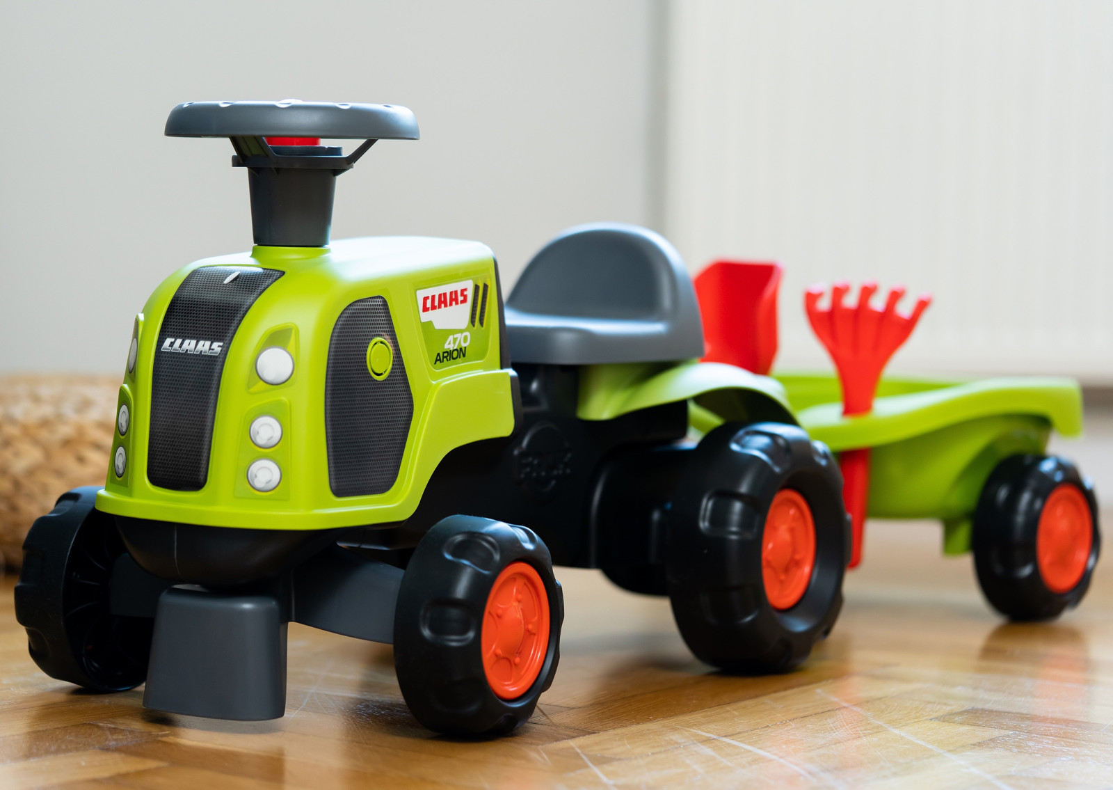 FALK Claas Arion 470 bébitraktor pótkocsival és homokozókészlettel