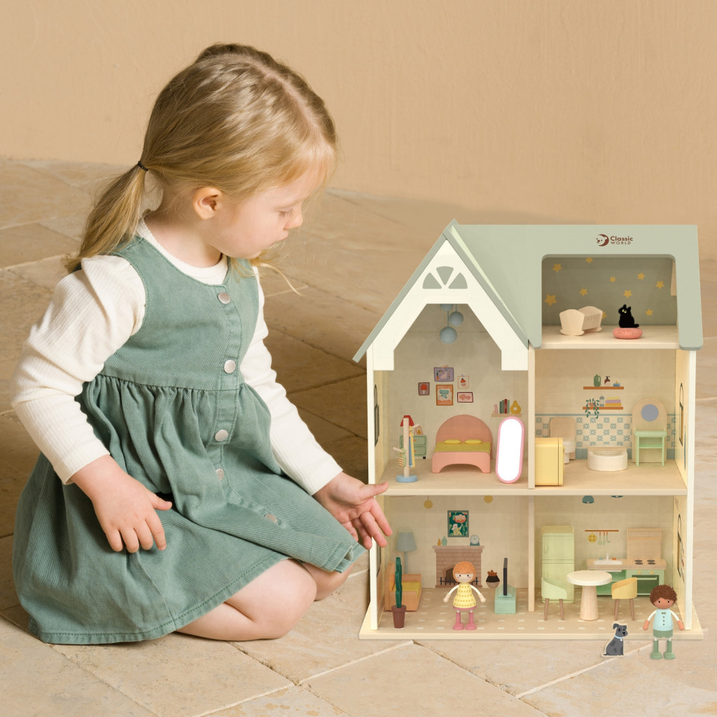 Classic World kétszintes fa babaház bútorokkal és figurákkal