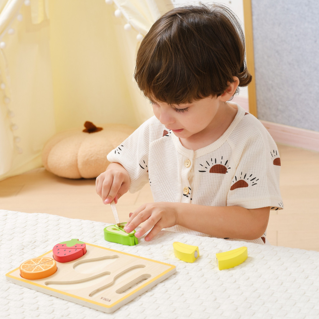 VIGA fa Montessori oktatórejtvény Gyümölcsök vágáshoz
