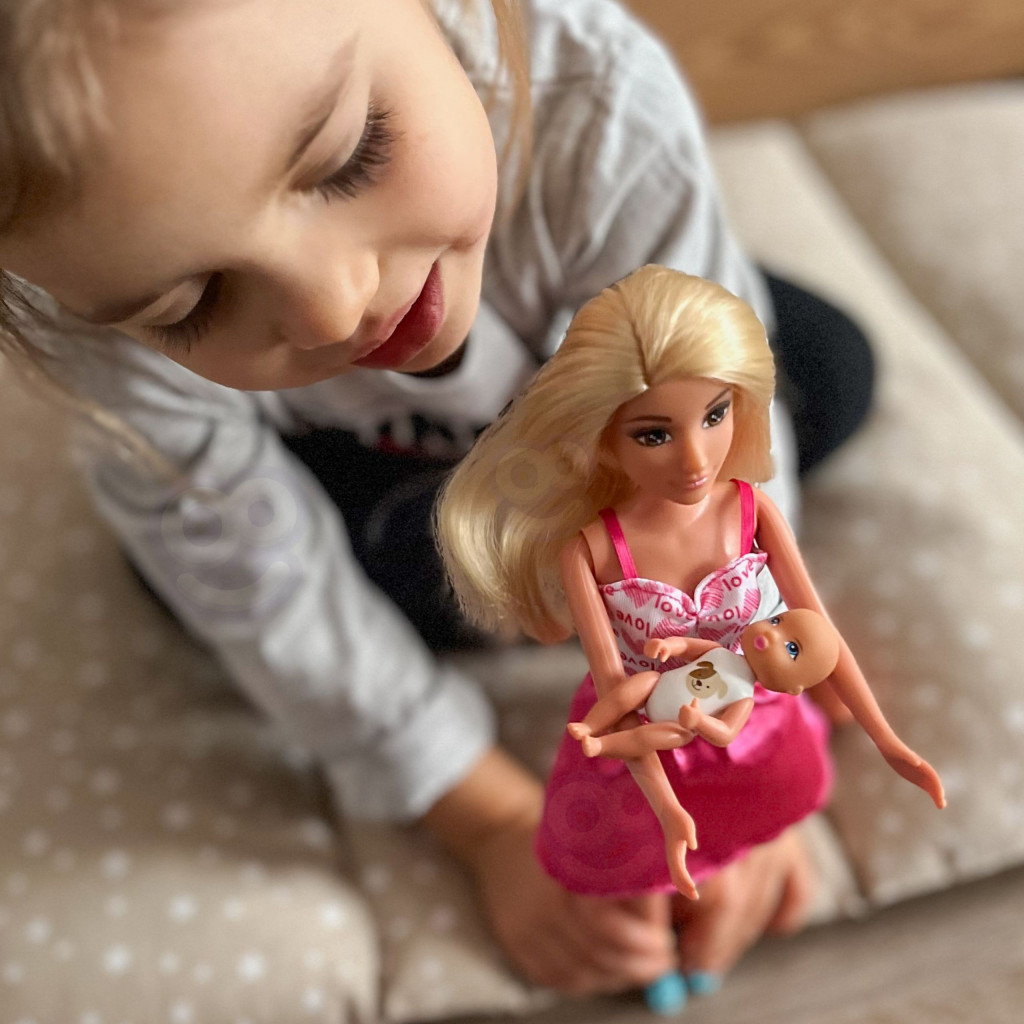 WOOPIE ROYAL Lili babaszett kisbabával és etetőszékkel