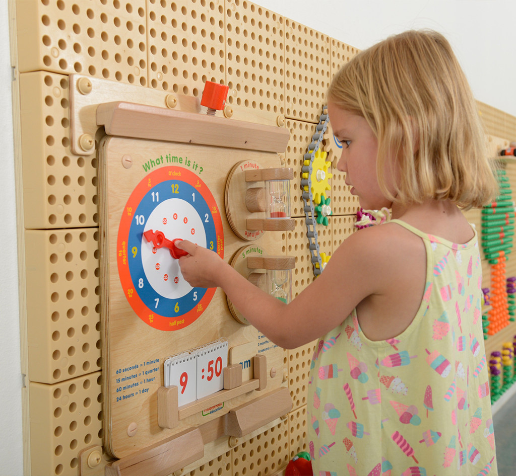 MASTERKIDZ óraolvasást tanító Flex falitábla