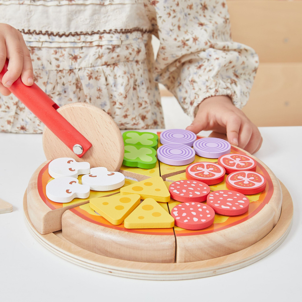 VIGA fából készült pizzaszeletelő konyhai szett 27 darabos gyerekeknek 18M+
