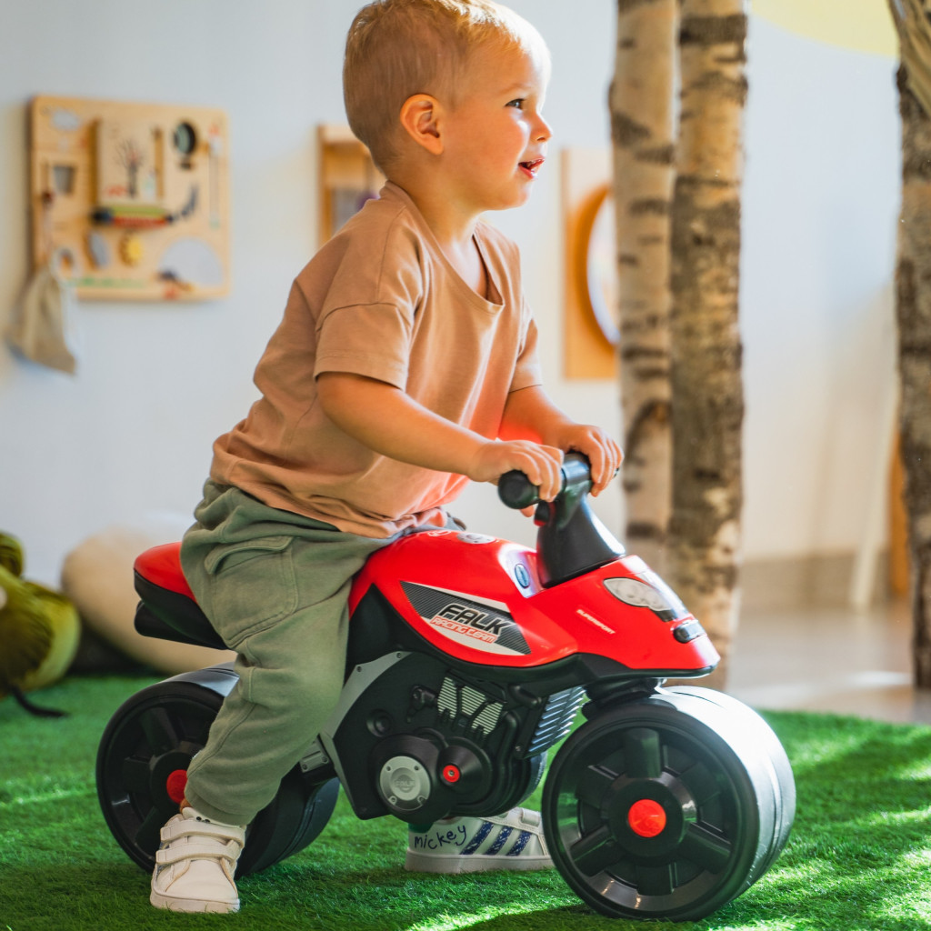 FALK Street Champion piros futómotor csendes kerekekkel