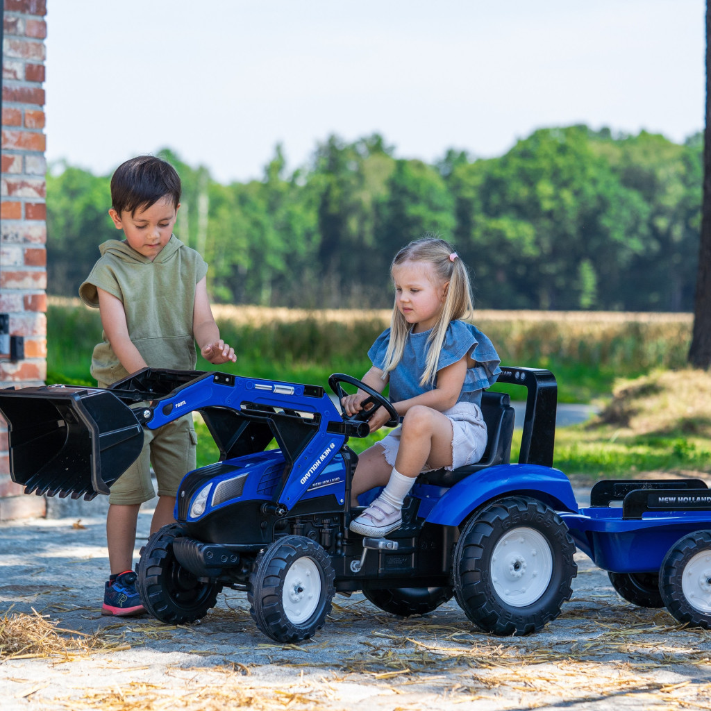 FALK New Holland T8 pedálos traktor kanállal és utánfutóval