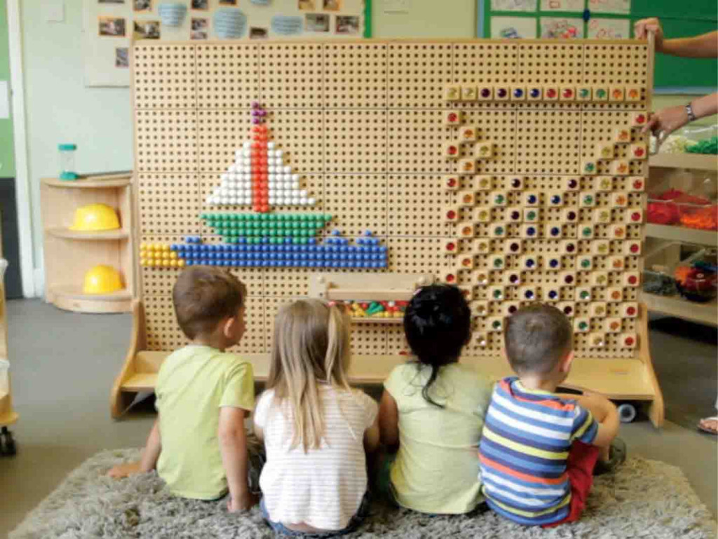 MASTERKIDZ szabadon álló kreatív STEM oktatótábla, 166 × 125 cm