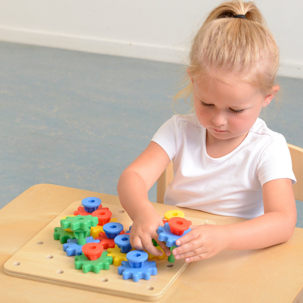 MASTERKIDZ fogaskerekes Montessori tábla – Építs saját mechanizmust!