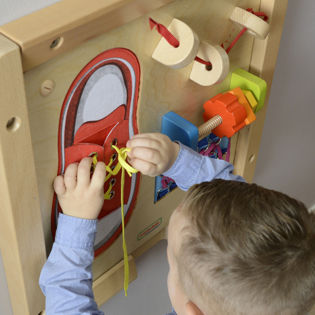 MASTERKIDZ Montessori fűzős és kézügyesség-fejlesztő oktatótábla