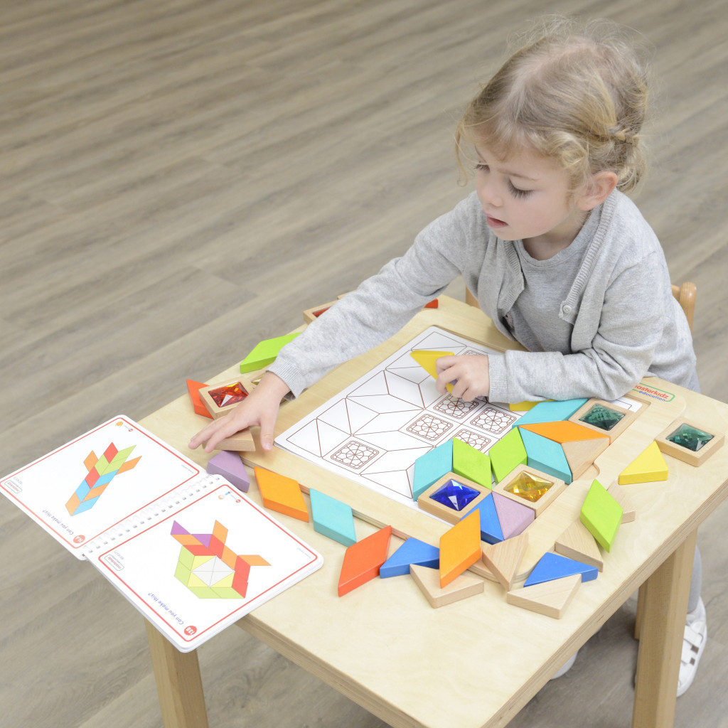 MASTERKIDZ Montessori Tangram Szín- és formatanuló mozaikrejtvény